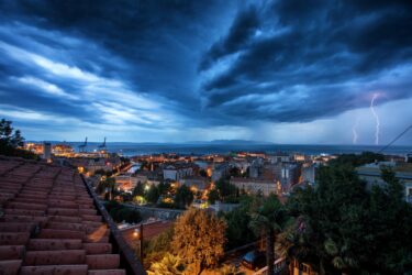 Slika od Stiže grmljavinska oluja, dio Hrvatske posebno na udaru. Bit će tuče, pljuskova…