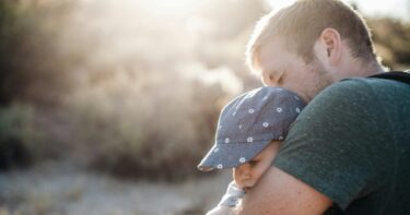 Slika od Strpljenje, uključenost, ohrabrenje: Osam kvaliteta koje se povezuju uz dobre očeve