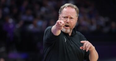 Slika od Sunsi su nakon razočaravajuće sezone pronašli trenera za novi juriš na NBA prsten