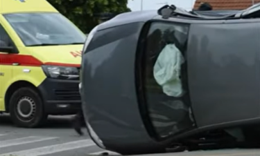 Slika od Teška prometna nesreća u Koprivnici: Auto završio na boku, pogledajte snimku