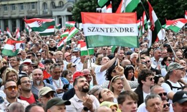 Slika od Tisuće prosvjedovale protiv Orbana u uporištu Fidesza