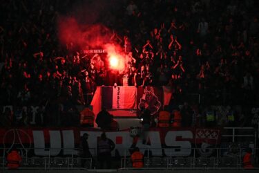 Slika od Tučnjava mrskih rivala uoči finala, dva busa u plamenu