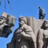 Slika od U Kijevu ruše spomenik koji slavi bliskost Rusije i Ukrajine