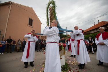Slika od U petak Svetkovina Gospe Loretske, “Arbanaško čudo” tradicionalno okuplja tisuće vjernika iz cijele Zadarske nadbiskupije