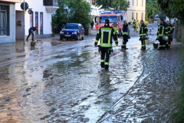 Slika od Udar groma izazvao kaos: Ozlijeđeno najmanje desetero ljudi, dvoje imalo srčani zastoj