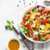 Slika od Ukusan proljetni obrok – salata s pečenim tikvicama i paprikom