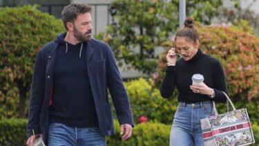 Slika od Usred glasina o razvodu, J.Lo i Ben konačno zajedno: Fotografi ih ‘ulovili’ na parkiralištu…