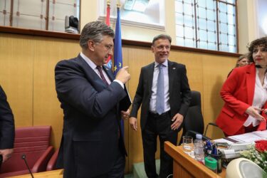 Slika od UŽIVO Oporba napada DP i Plenkovića, bijesna i zbog Zekanovića. “Izdaja i prevara”