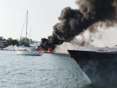 Slika od Vatra u marini pod kontrolom, neke jahte i potonule – šteta bi mogla biti milijunska