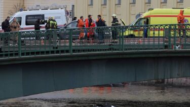 Slika od VIDEO Užas u Sankt Peterburgu: Autobus pun ljudi pao u rijeku. Troje mrtvih, šestero u bolnici