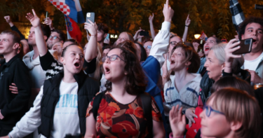 Slika od Zagrepčani tijekom nastupa Lasagne glasno pjevali, plesali i mahali zastavama