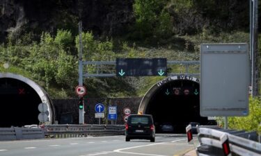 Slika od Zastoj na A1 zbog prometne nesreće: Nastala kolona u tunelu sv. Rok