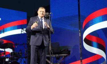 Slika od Američki veleposlanih u BiH: Dodik je sve podliji, ksenofobičan i zadrt