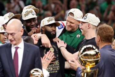 Slika od Celticsi ‘zamrznuli’ Maverickse na -18 u petoj utakmici i osvojili 18. naslov prvaka
