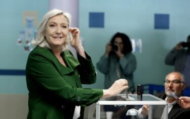 Slika od Desnica vodi na izborima u Francuskoj, rezultat neizvjestan