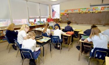 Slika od Direktiva u Oklahomi: U svim učionicama Deset zapovijedi i podučavanje Biblije