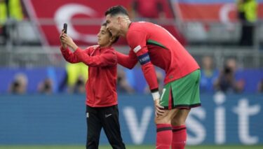 Slika od Dječak koji je napravio selfi s Ronaldom ‘ispunio san’, dok UEFA jača mjere