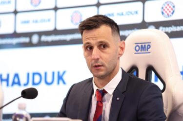 Slika od Hajduk u potrazi za novim trenerom i napadačem: Kalinić u Poljskoj
