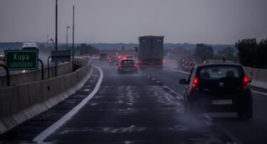 Slika od HAK: Kolnici mokri, mogući su odroni na cestama u gorju i na Jadranskoj magistrali