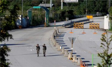 Slika od Južna Koreja ispalila hice upozorenja pošto su Sjevernokorejci prešli granicu
