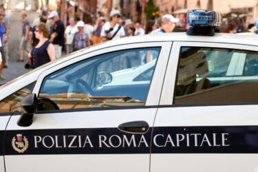 Slika od Lopovi upali u stan u Rimu pa brutalno pretukli bračni par: Uhićen mladić iz BiH