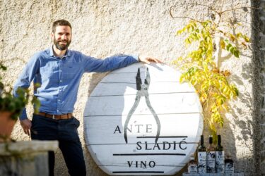 Slika od Maraština Ante Sladića iz Plastova na Festivalu 100 najboljih vina Hrvatske proglašena najboljim bijelim vinom