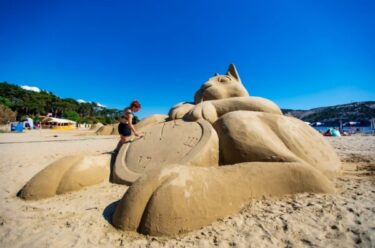 Slika od Na Rajskoj plaži u Loparu počinje Festival skulptura u pijesku. Ovogodišnja tema ‘Gospodari mora’