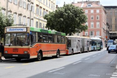 Slika od Ostrogović o stanju u Autotroleju: “Građani koji putuju linijom 7 voze se u prastarim, oronulim autobusima”