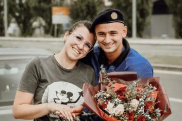 Slika od Policajac Marko zaprosio djevojku na mjestu gdje ju je prvi put zaustavio