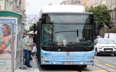 Slika od Poznati autobusni prijevoznik smanjuje cijenu mjesečnih pokaza, ali ima i loša vijest