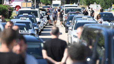 Slika od Prosvjedovali splitski vozači nakon što je Uber spustio cijene: ‘Zašto lažete? Vi ste obične škovace’
