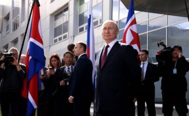 Slika od Putin stigao u posjet od kojeg Zapad strahuje: Znakovito je što su prvi put izveli borbeni avioni