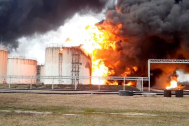 Slika od Rusija: Nakon napada dronovima zapaljena skladišta nafte