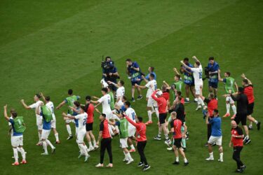 Slika od Slovačku zahvatila euforija nakon pobjede nad Belgijancima, Tedesco tješi svoje igrače nakon razočaranja