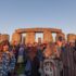 Slika od Stonehenge prepun Britanaca i turista: Stotine dočekale zoru i pozdravile ljeto