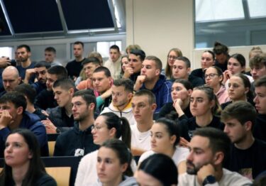 Slika od Studentima izvan Hrvatske 1.500 stipendija ‘vrijednih’ oko 2, 3 milijuna eura