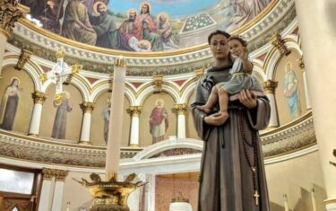 Slika od Sveti Ante – jedan je od najštovanijih i najomiljenijih svetaca u hrvatskom narodu