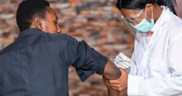 Slika od Svjetski čelnici najavili 1.2 milijarde dolara za proizvodnju cjepiva u Africi