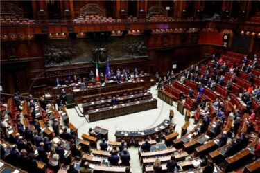 Slika od Tuča u talijanskom parlamentu zbog zakona o autonomiji regija