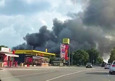 Slika od VIDEO Velik požar tvornice u kojoj se rade Plazma keksi