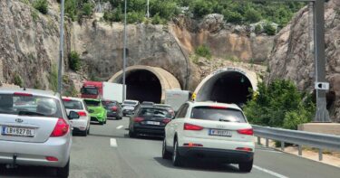 Slika od VIDEO Zbog nesreće prekinut promet na A6, kolona od 10 km na A1 prema Zagrebu