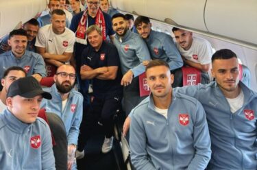 Slika od Vučić poludio! Nogometaši Srbije na EURO putovali našim avionom: “Dočekala ih šahovnica….”