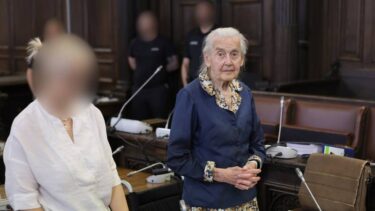 Slika od Žena (95) negiarala holokaust, završila u zatvoru u Njemačkoj