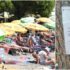 Slika od 4 EURA! Beach bar na Jadranu naplaćuje mjesto za ostavljanje ručnika, gosti u šoku. Iz bara kažu: ‘Možemo naplatiti i zrak’
