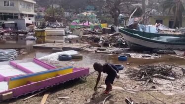Slika od Armagedon na Karibima: Zrakom letjele kuće i pećnice, tisuće u trenu postali beskućnici