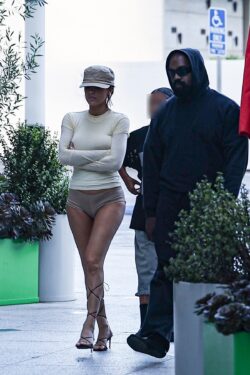 Slika od Bianca Censori prekršila obećanje Kim Kardashian: Polugola odvela kćer Kanye Westa u kino