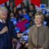 Slika od Bill i Hillary Clinton podržali kandidaturu Kamale Harris