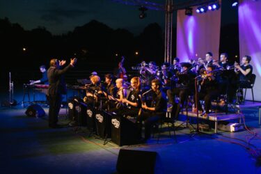 Slika od Bogati jazz program u izvedbi Svjetskog jazz orkestra glazbenih mladeži & Luisa Bonille u utorak na Lovrjencu