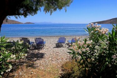 Slika od Burno na grčkim plažama, ljudi su bijesni zbog ležaljki