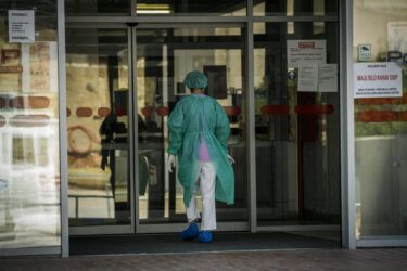 Slika od Čak 83 medicinske sestre bez plaće su tri mjeseca. Oglasili se iz HKMS-a: ‘Nastavit će se kadrovska devastacija‘